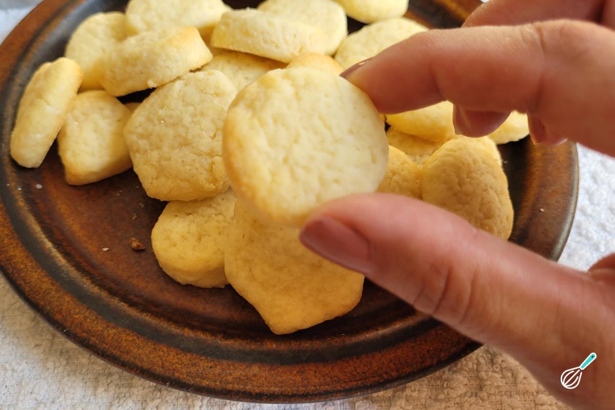 Biscoito De Coco Amanteigado Crocante E Delicioso