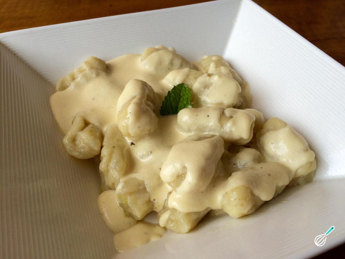 Receita de Nhoque com molho de queijos