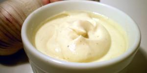 Receita de Creme de alho para churrasco