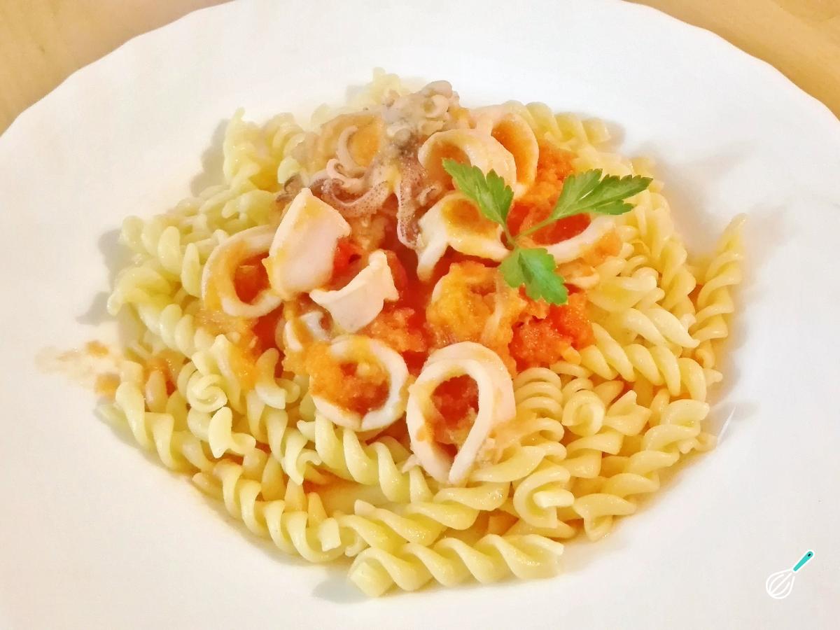 Receita de Lula ao molho de tomate fácil e rápida