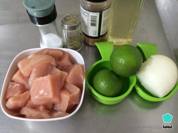 Receita de Espetinho de frango com limão - Passo 1