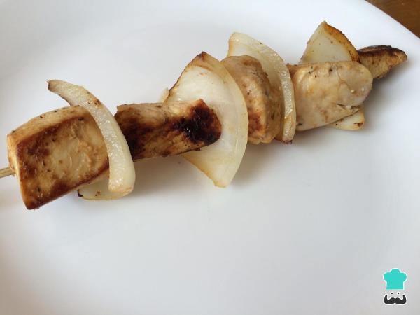 Receita de Espetinho de frango com limão - Passo 5