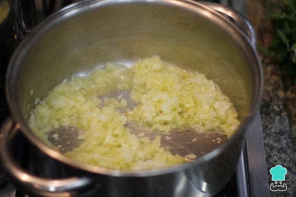 Receita de Sopa de agrião com frango - Passo 2