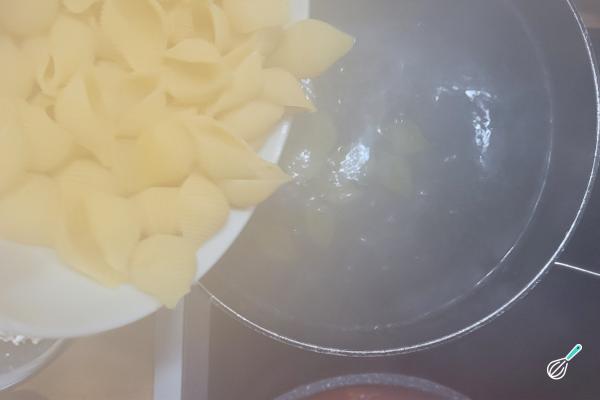 Receita de Macarrão conchiglione recheado - Passo 4