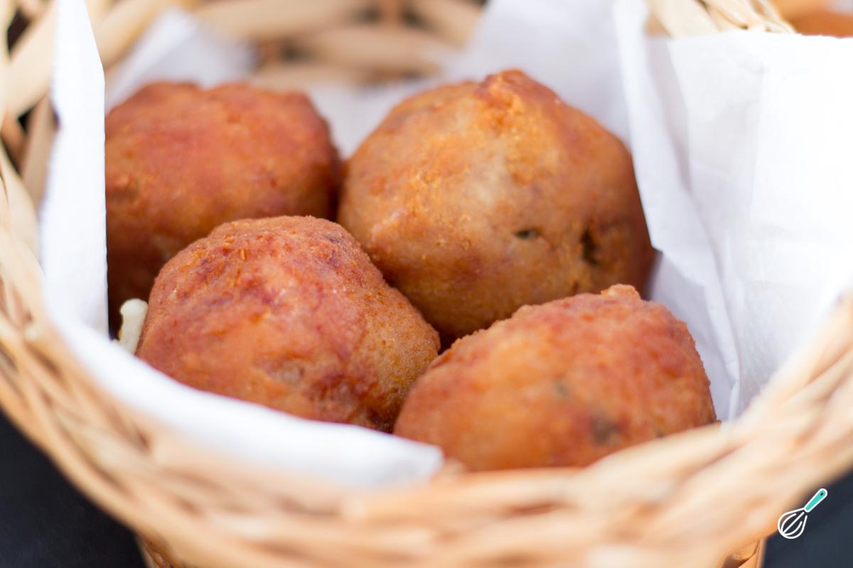 Receita de Bolinho de arroz recheado com carne moída