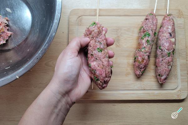 Receita de Espetinho de kafta - Passo 9