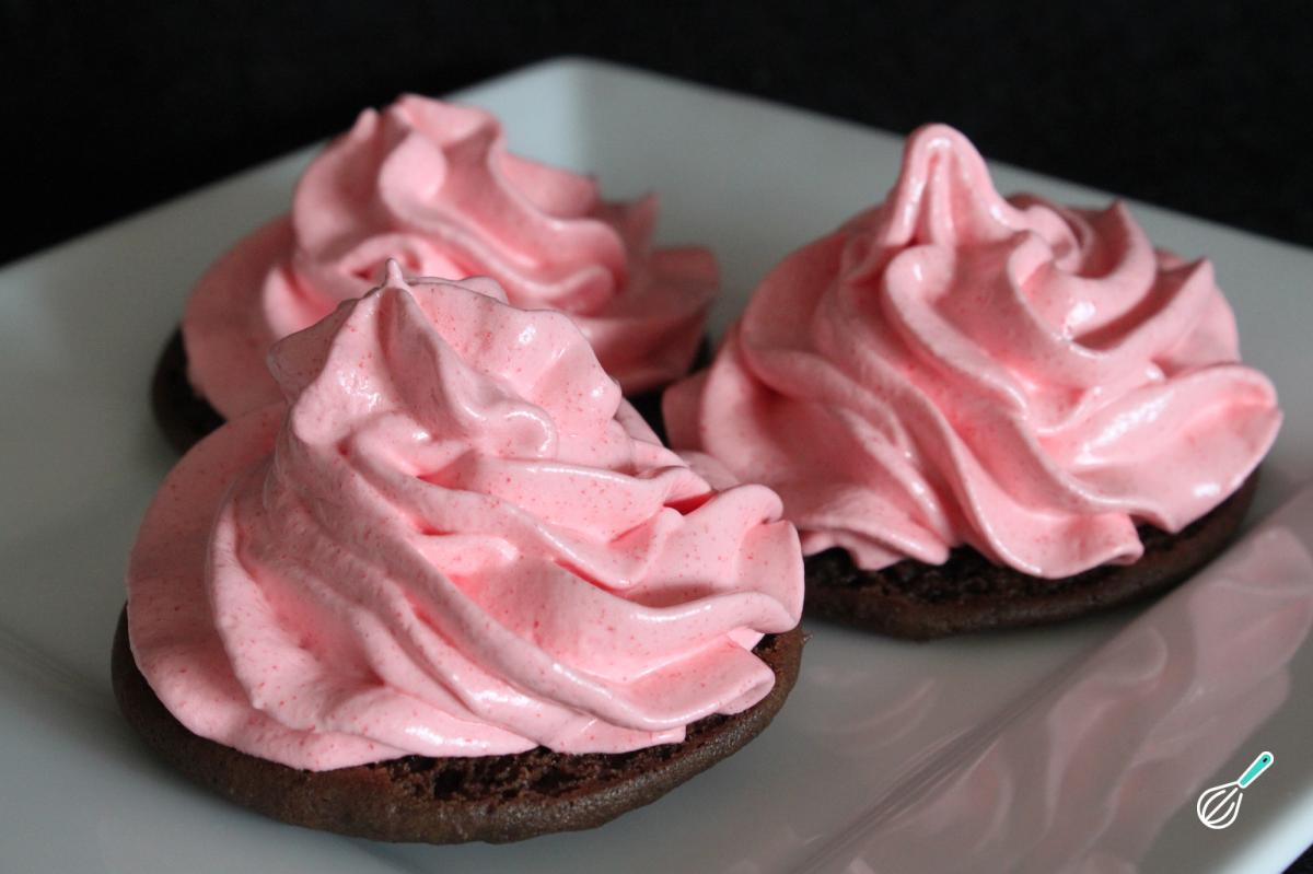 Receita de Cobertura de cupcake com gelatina de morango