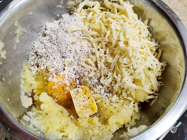Receita de Bolinhas de batata com queijo - Passo 3