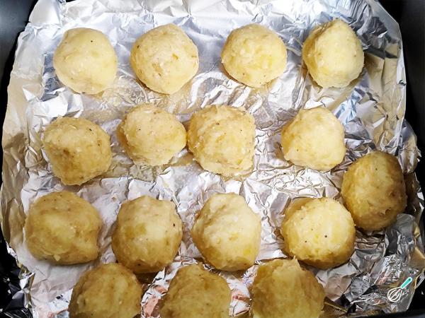 Receita de Bolinhas de batata com queijo - Passo 4