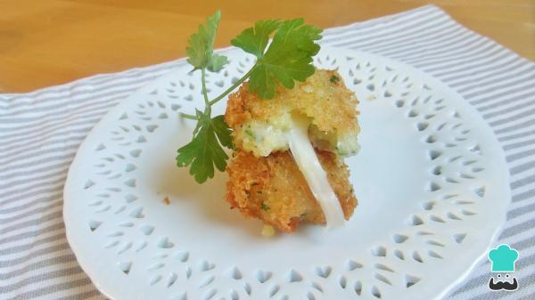 Receita de Bolinhos de batata recheados com queijo