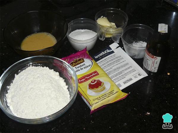 Receita de Biscoitos decorados para o Dia dos Namorados - Passo 1