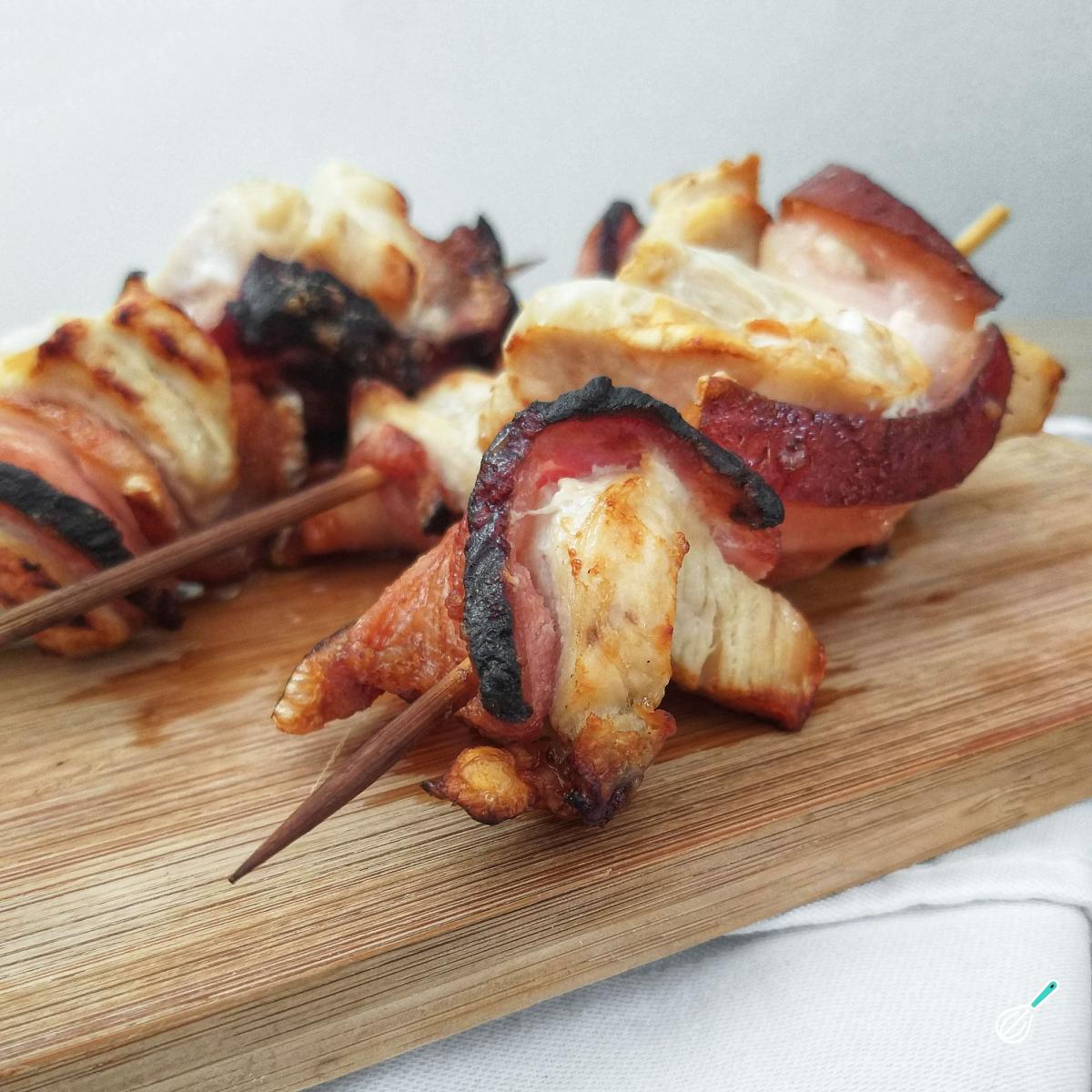 Receita de Espetinho de medalhão de frango com bacon