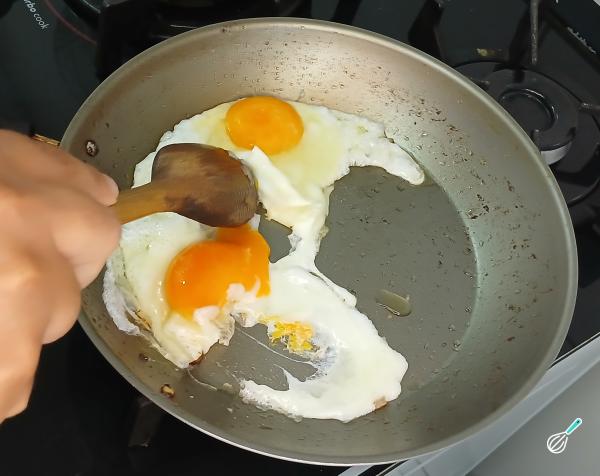 Receita de Arroz com bacon e ovo - Passo 4