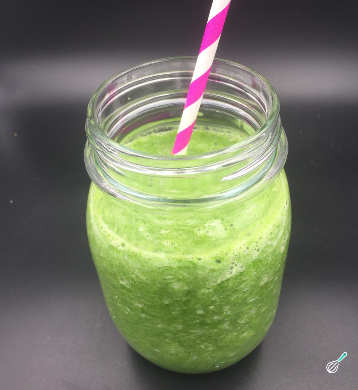 Suco detox com abacaxi