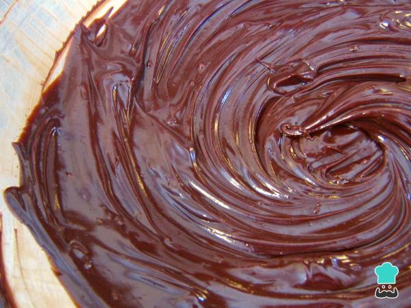 Receita de Estrogonofe de chocolate - Passo 1