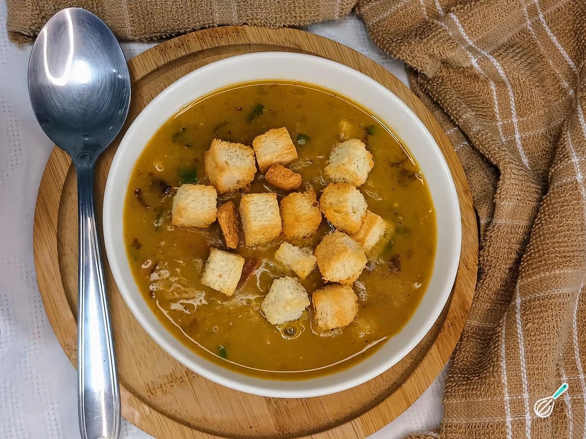 Receita de Sopa de ervilha com calabresa