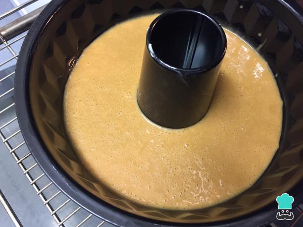 Receita de Bolo de cenoura simples de liquidificador - Passo 4