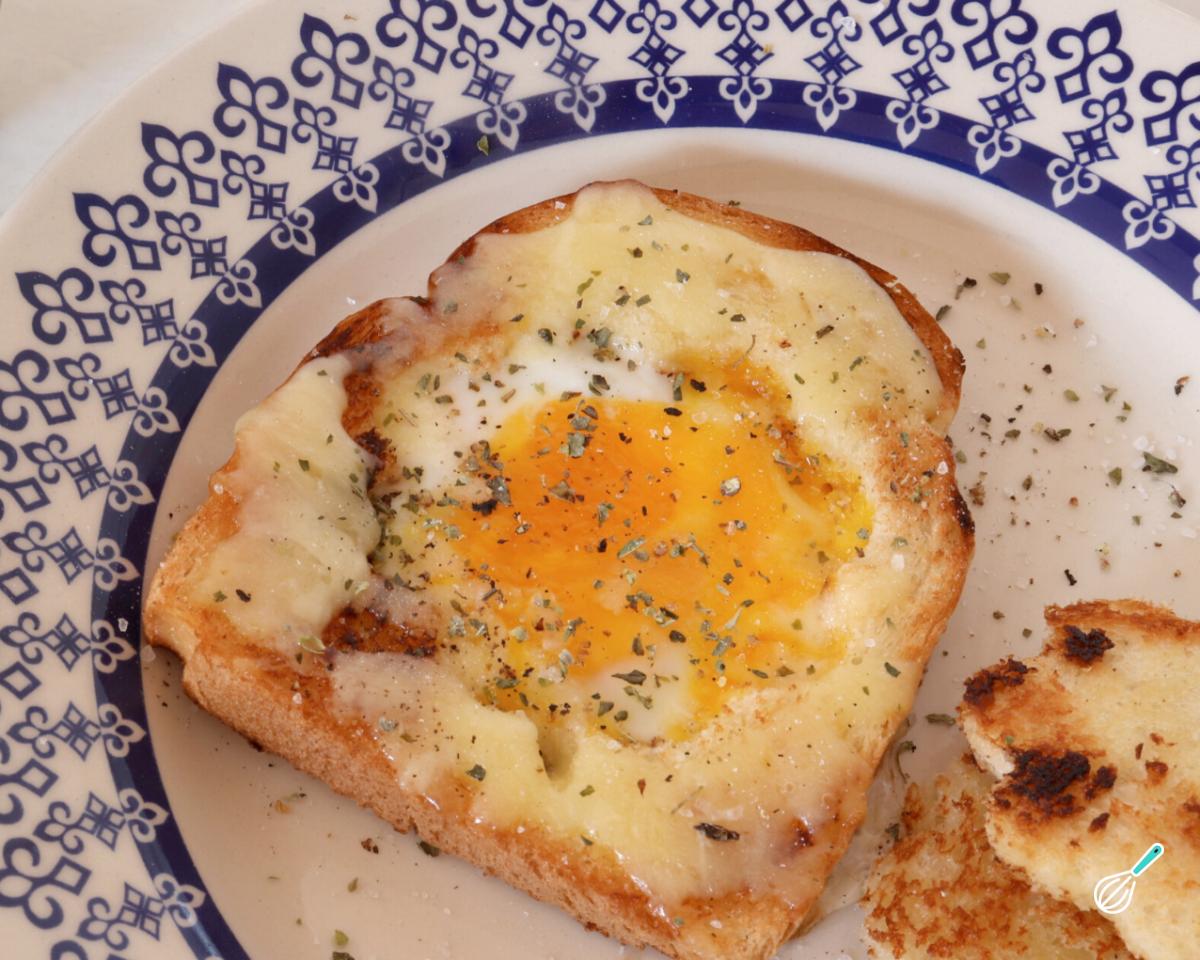 Receita de Pão com ovo na frigideira