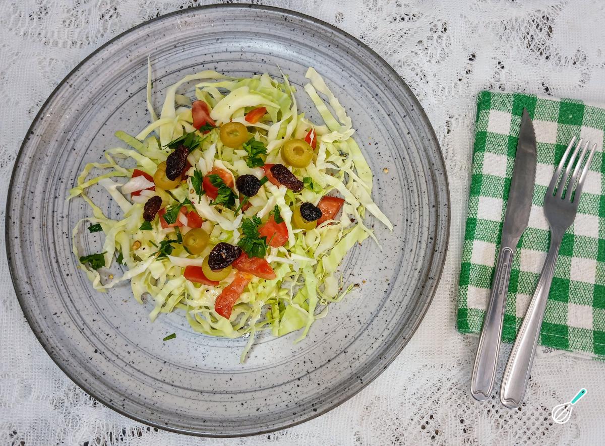 Receita de Salada de repolho com tomate