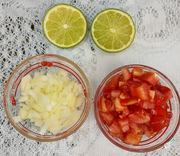 Receita de Salada de repolho com tomate - Passo 3