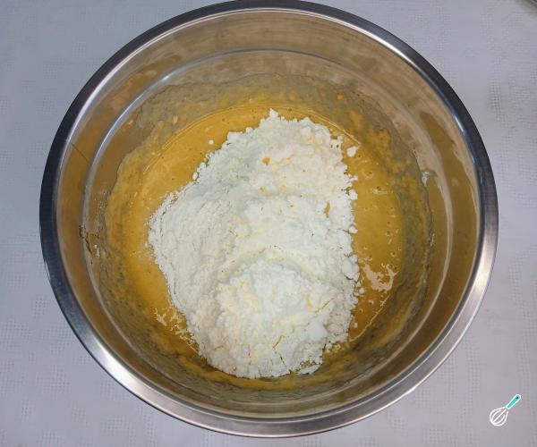 Receita de Bolo de iogurte fofinho e úmido - Passo 4