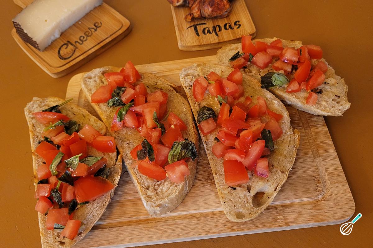 Receita de Bruschetta de tomate e manjericão