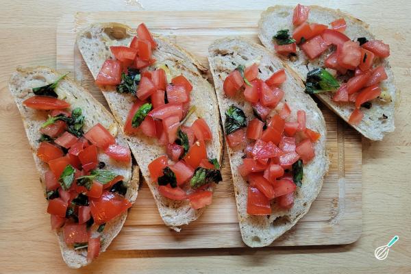 Receita de Bruschetta de tomate e manjericão - Passo 9