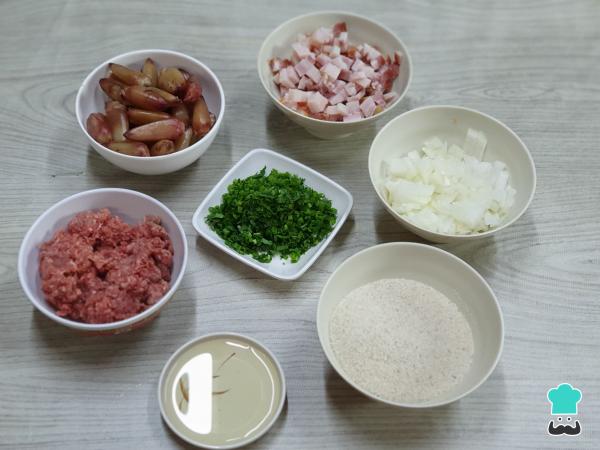 Receita de Farofa de pinhão com bacon e carne moída - Passo 1