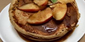 Panqueca americana de maçã e canela