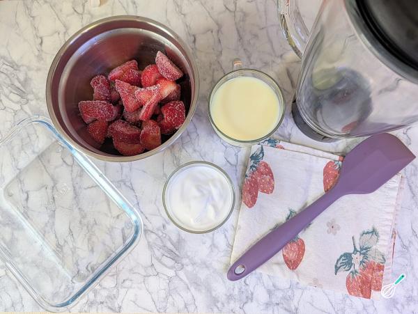 Receita de Sorvete de morango com 3 ingredientes - Passo 2