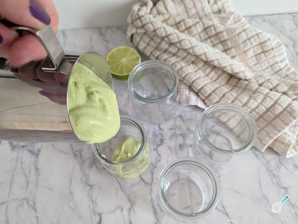Receita de Mousse de abacate com limão - Passo 4
