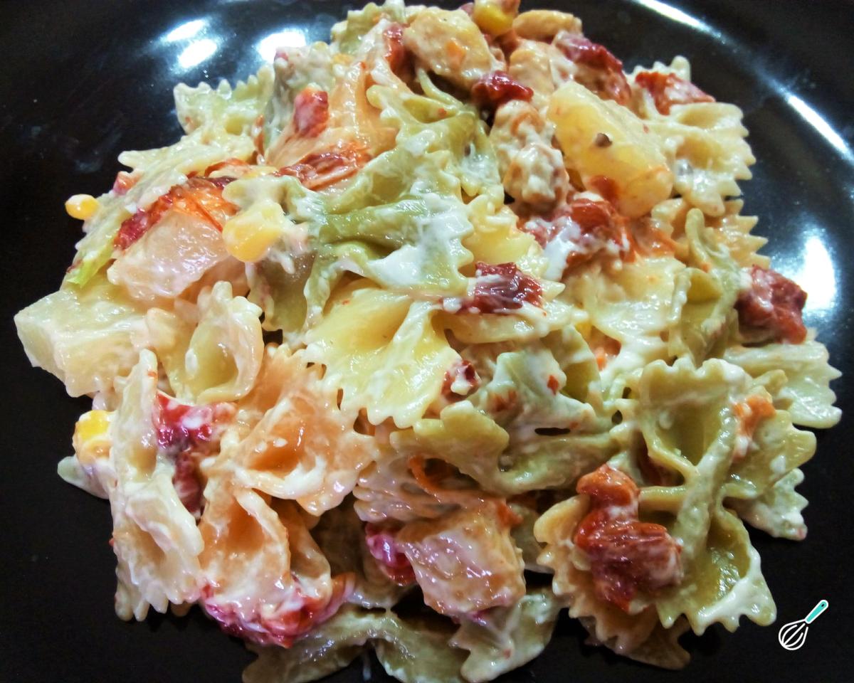 Receita de Salada de macarrão colorido com maionese