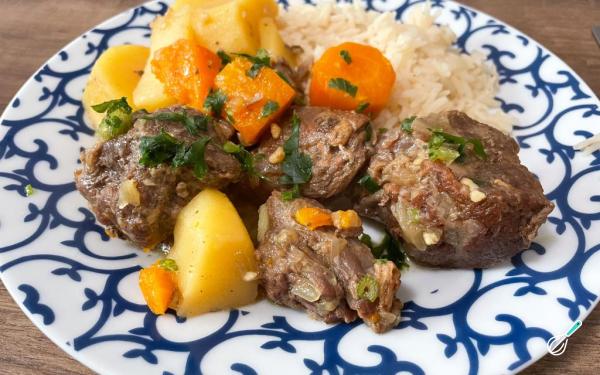 Receita de Carne de panela com batatas e cenoura