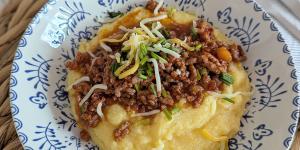 Receita de Polenta com carne moída e queijo