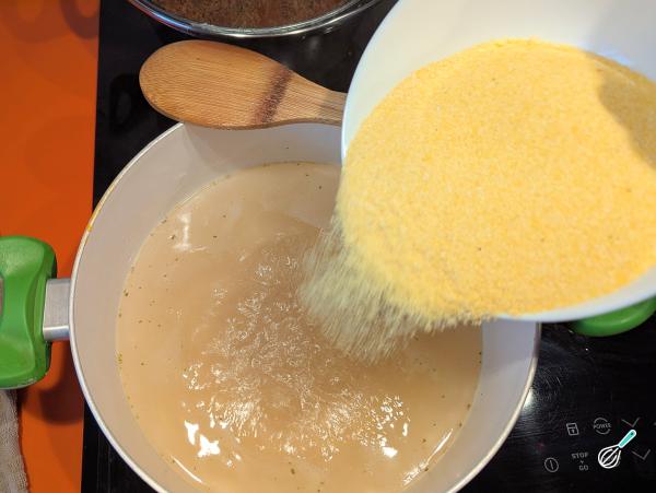 Receita de Polenta com carne moída e queijo - Passo 6