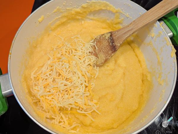Receita de Polenta com carne moída e queijo - Passo 7