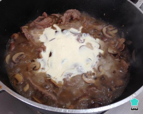 Receita de Strogonoff de carne - Passo 7