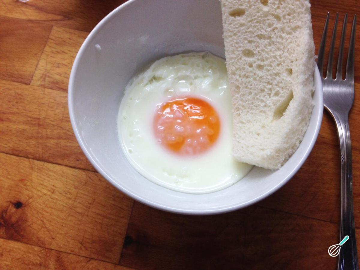 Receita de Ovos fritos no microondas