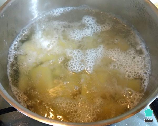 Receita de Bacalhau cremoso no forno com batatas - Passo 2
