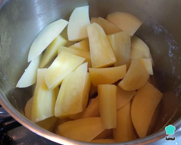 Receita de Bacalhau cremoso no forno com batatas - Passo 3