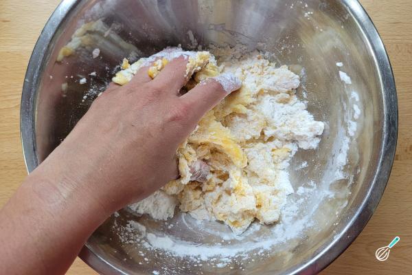 Receita de Biscoito de polvilho com farinha de trigo - Passo 5