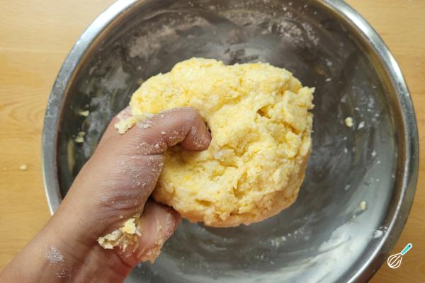 Receita de Biscoito de polvilho com farinha de trigo - Passo 6