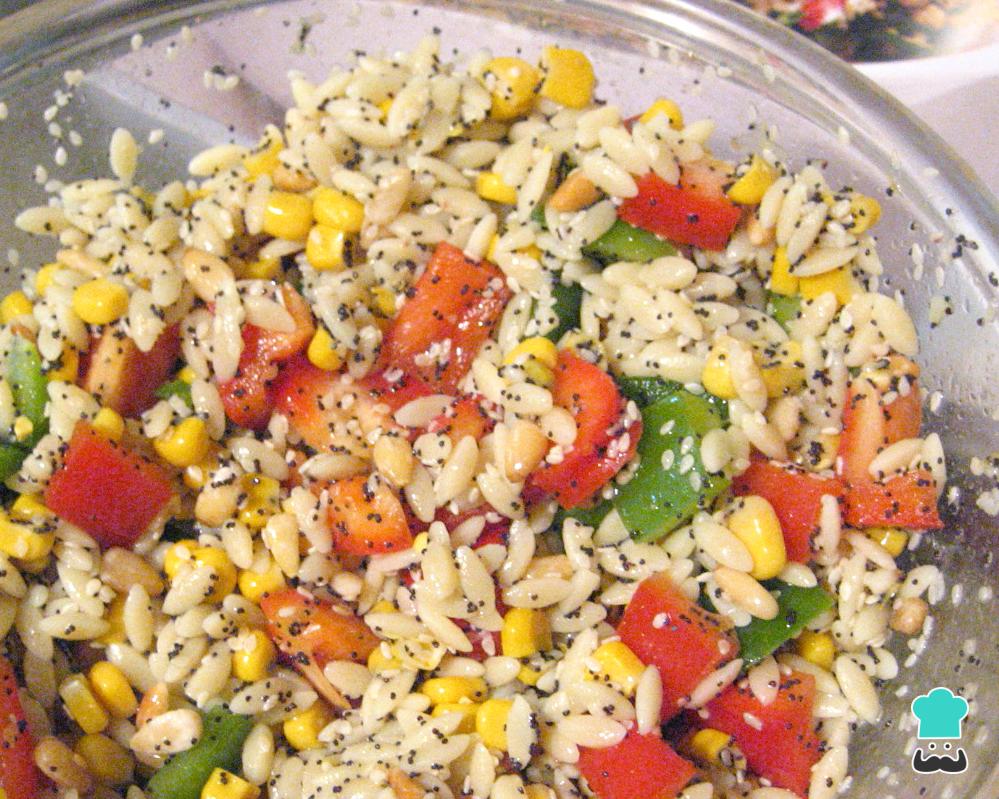 Salada de risoni com tomate - leve e fresca!