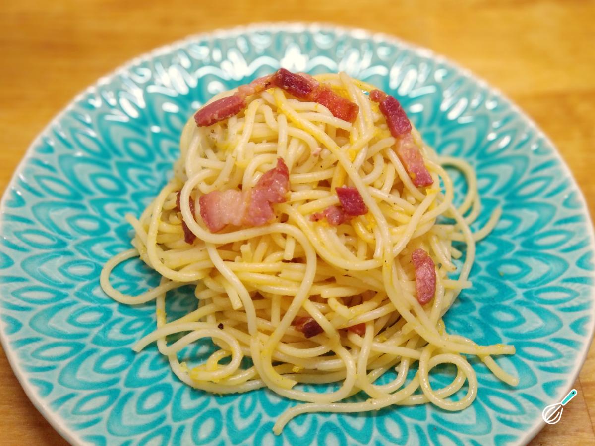 Receita de Macarrão com ovo e bacon