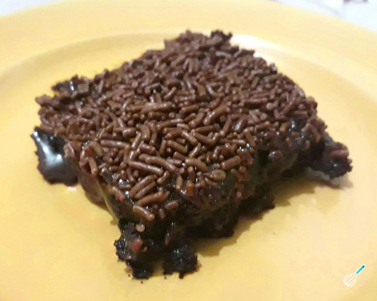 Receita de Bolo de chocolate escuro e úmido