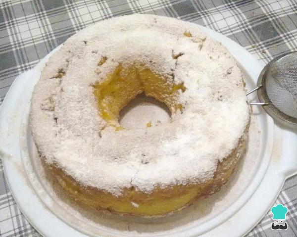 Receita de Bolo de mandioca ralada com queijo