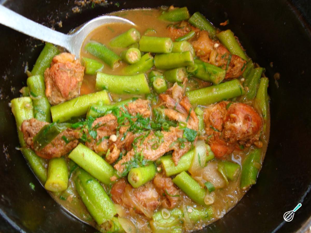 Receita de Galinha caipira com quiabo