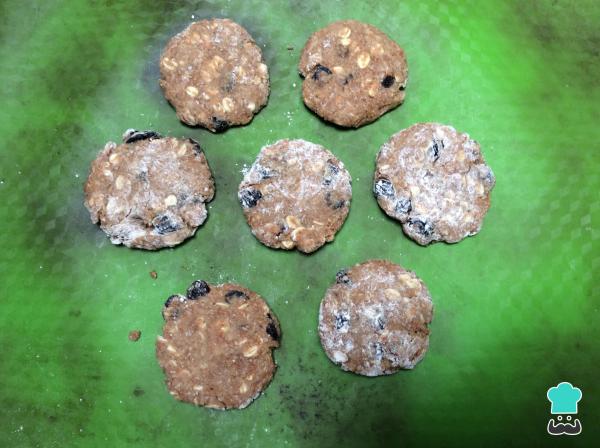 Receita de Biscoitos veganos de aveia e uva-passa - Passo 6