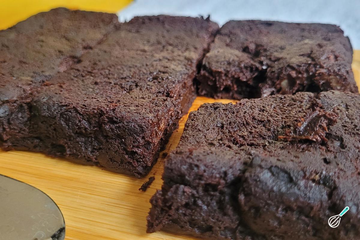 Receita de Brownie de banana fit com 3 ingredientes