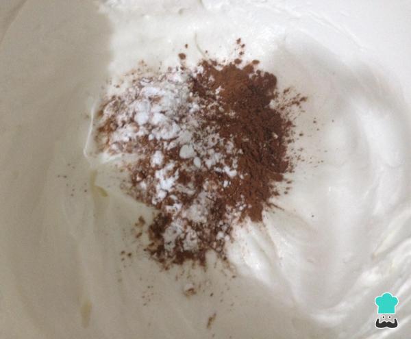 Receita de Torta de chocolate e biscoitos sem forno - Passo 2